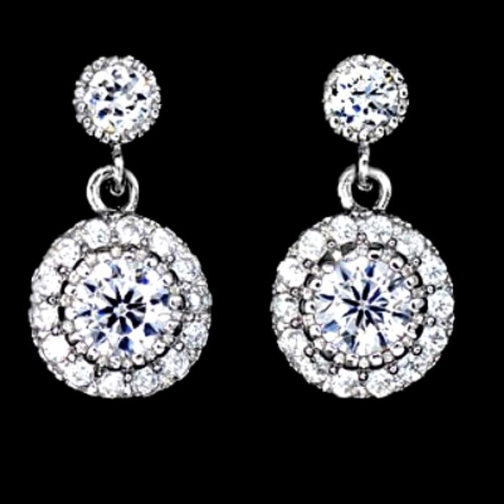 ~NEW~ 18K White Gold Dangle Drop Diamond Earrings